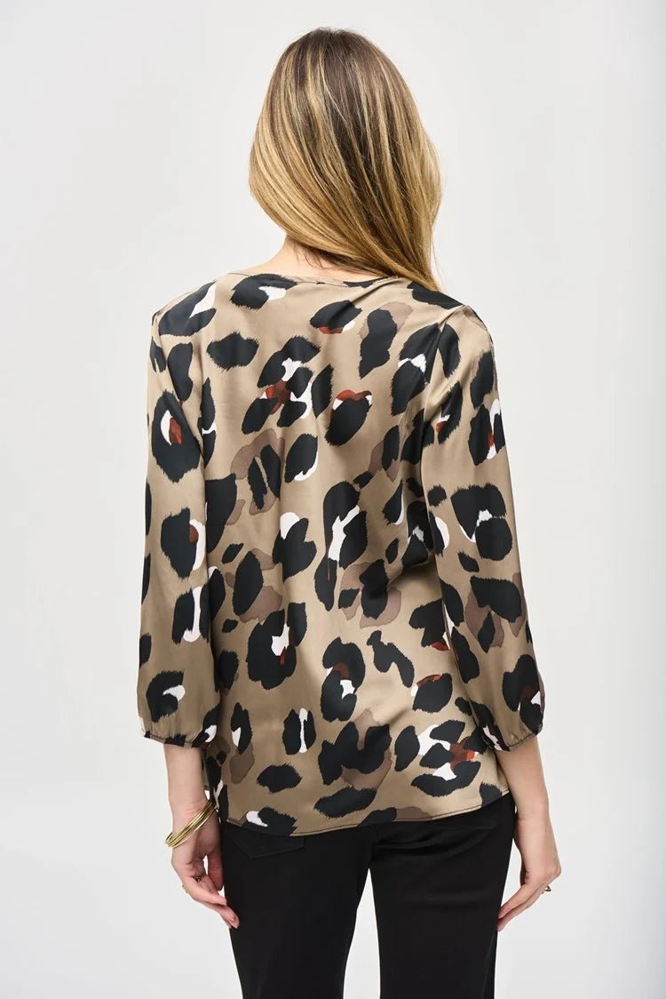 Joseph Ribkoff Top in raso con stampa animalier Bluse e camicie - Boutique Luisa Trendy