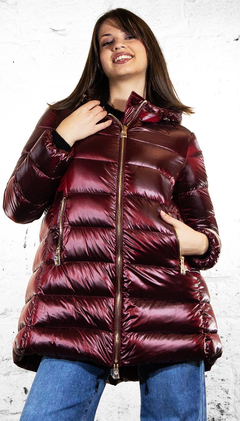 Nosecrets Piumino lungo iconico color ciliegia con cappuccio Capispalla Donna - Boutique Luisa Trendy