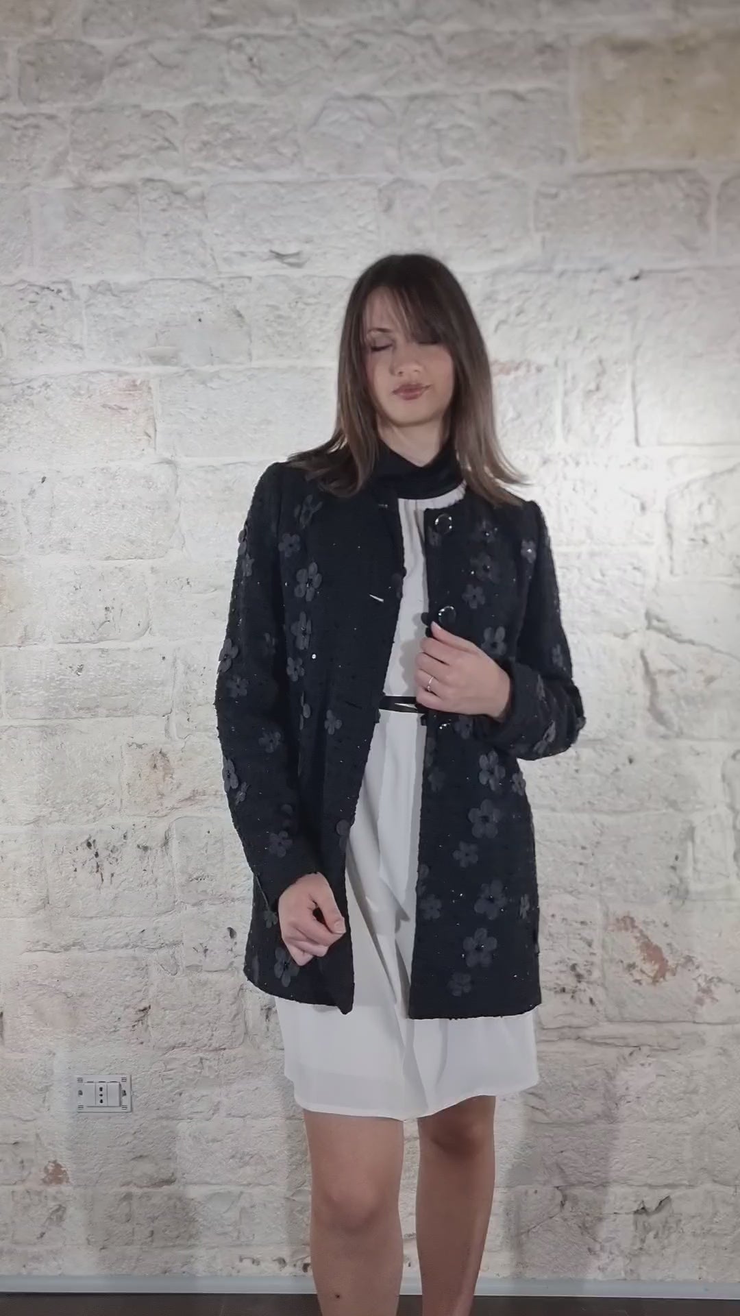 Twinset Cappotto bouclé con fiori e paillettes