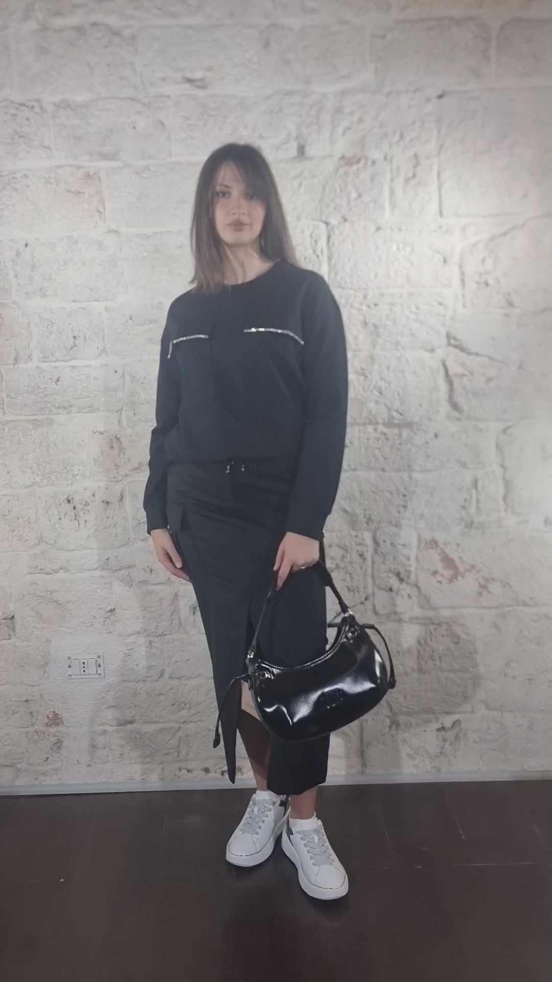 Gaudi Felpa nera con tasche di strass 521BD64010