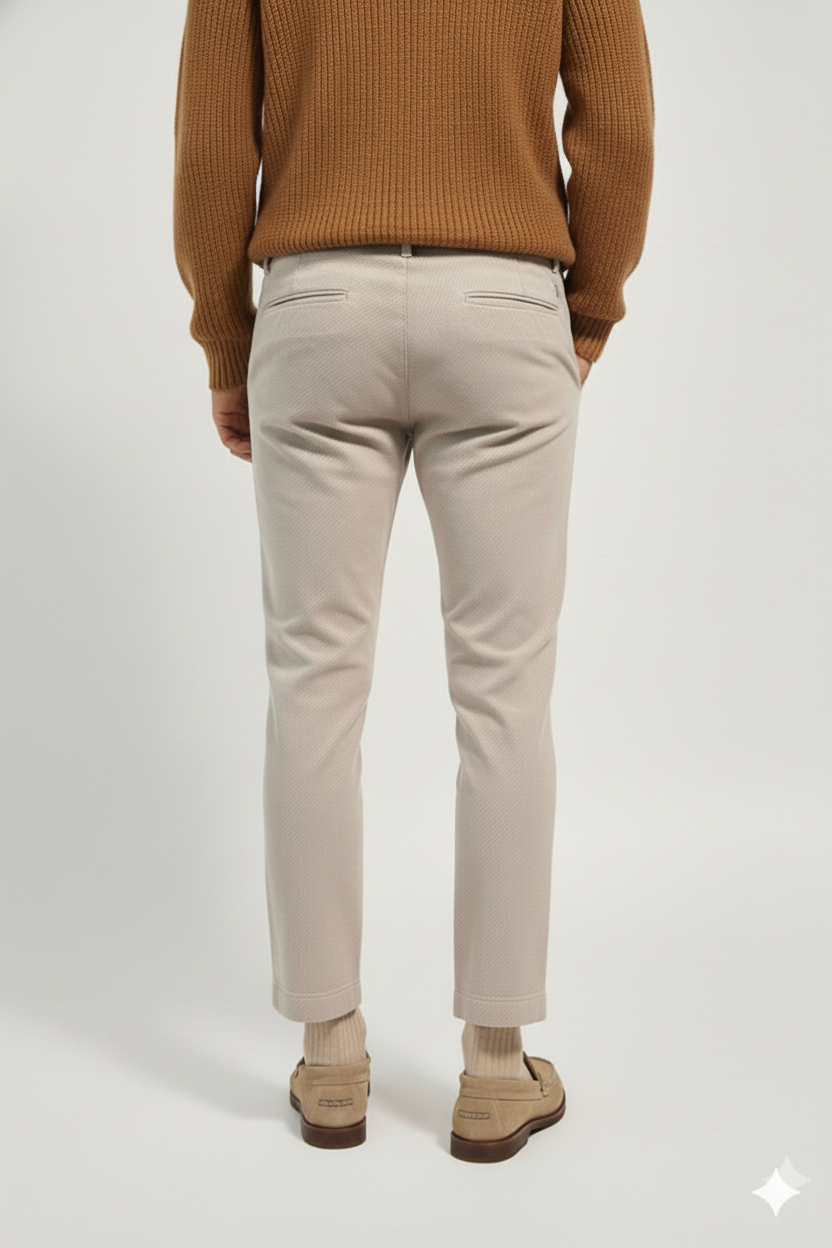 Entre Amis Pantalone slim corto tessuto armaturato