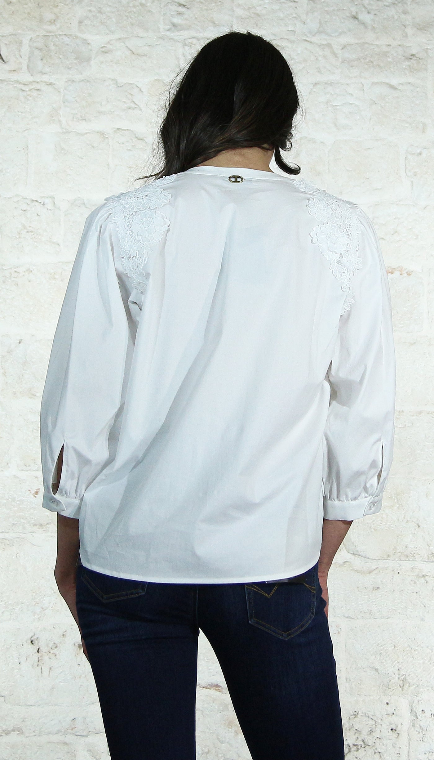 Twinset Milano Blusa in popeline con patch floreali