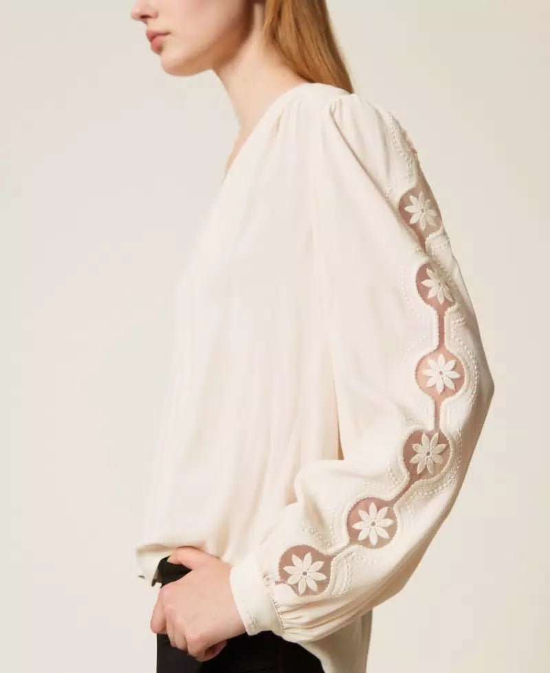 Twinset Blusa in crêpe con ricamo Bluse e camicie - Boutique Luisa Trendy