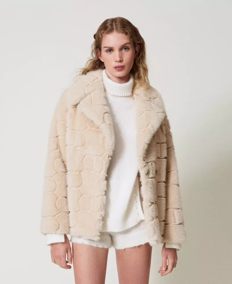 Twinset Milano Cappotto corto in faux fur con Oval T 242tt2031