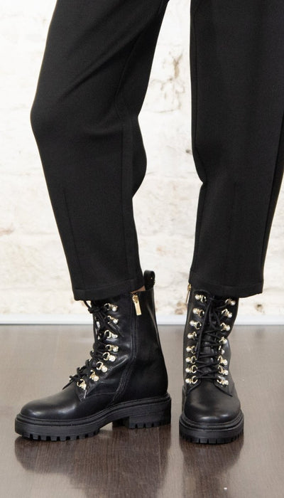 Twinset Milano Anfibi trekking con perle Scarpe - Boutique Luisa Trendy