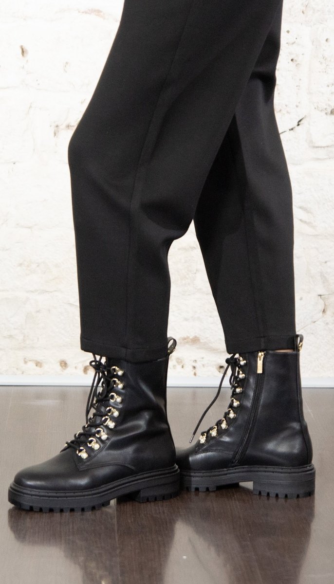 Twinset Milano Anfibi trekking con perle Scarpe - Boutique Luisa Trendy