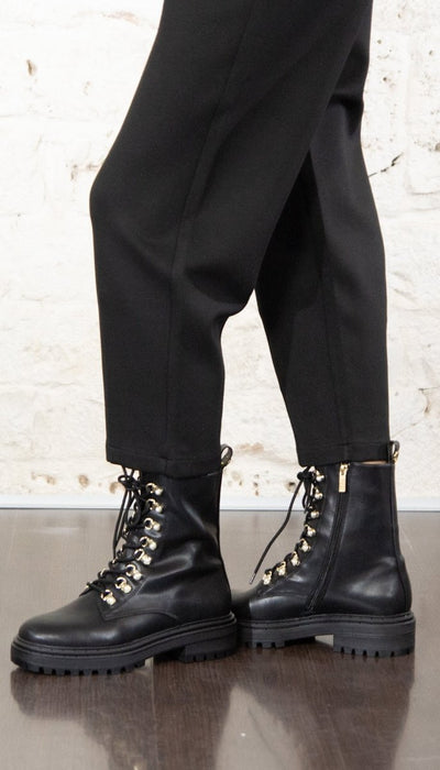Twinset Milano Anfibi trekking con perle Scarpe - Boutique Luisa Trendy