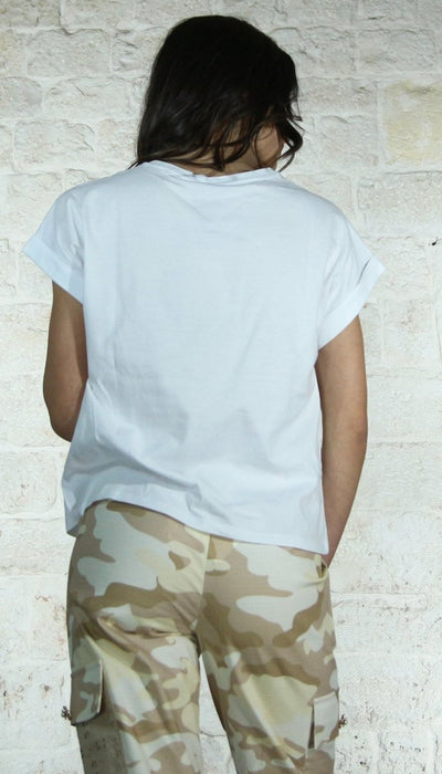 Twinset Milano T-shirt bianco con accessorio Oval T T-Shirt e top - Boutique Luisa Trendy