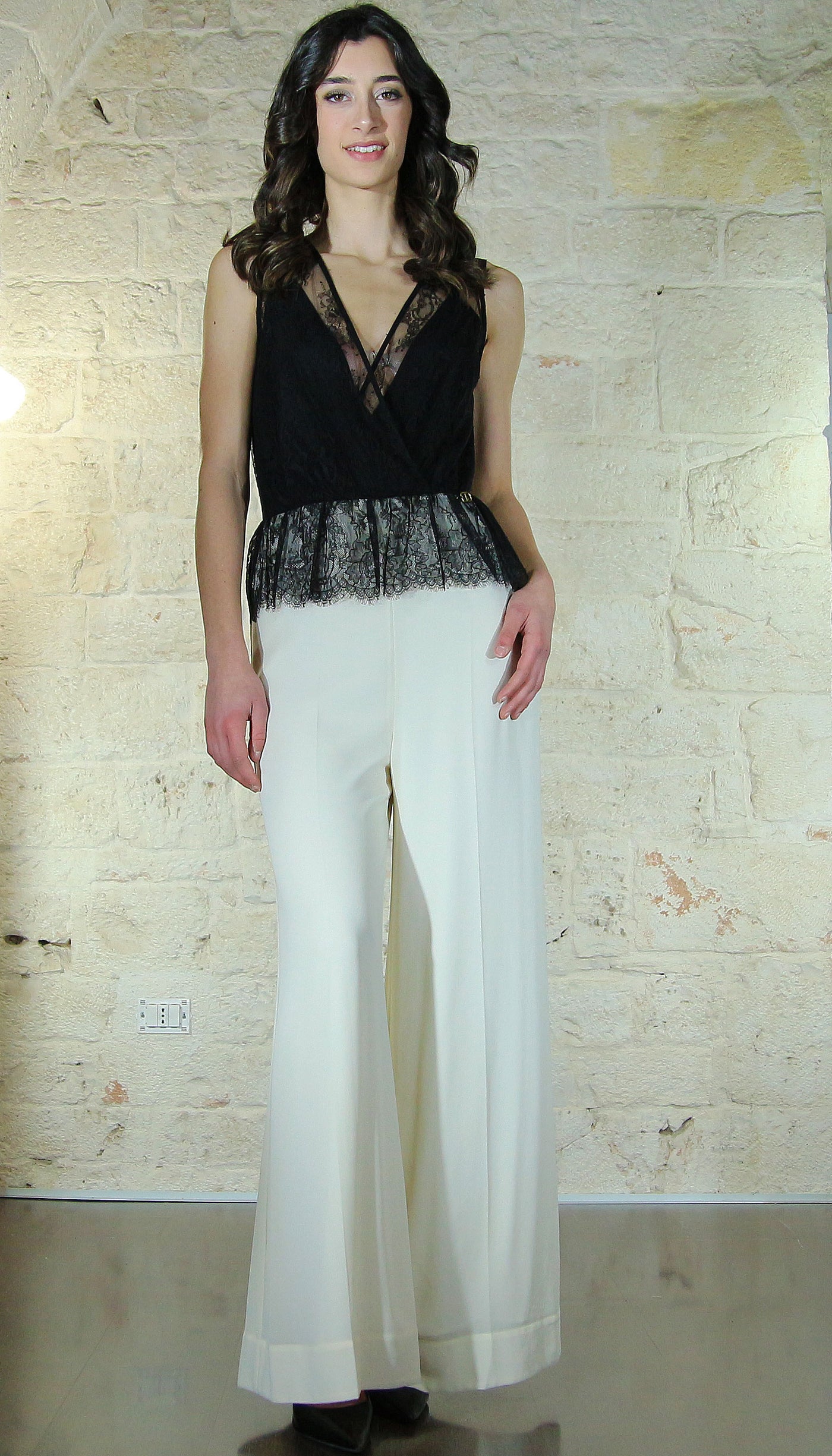 Twinset Milano Tuta wide leg con pizzo Chantilly