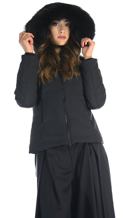 De Lamp Giubbotto corto nero con cappuccio e pelliccia. L236 Capispalla Donna - Boutique Luisa Trendy