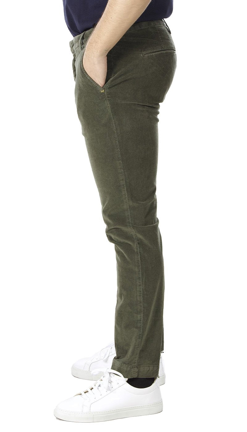 Entre Amis Pantalone modello corto verde effetto velluto. Pantaloni Uomo - Boutique Luisa Trendy