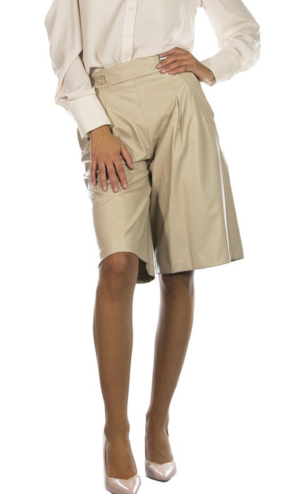 Gaelle Paris Bermuda con pinces in ecopelle Shorts - Boutique Luisa Trendy