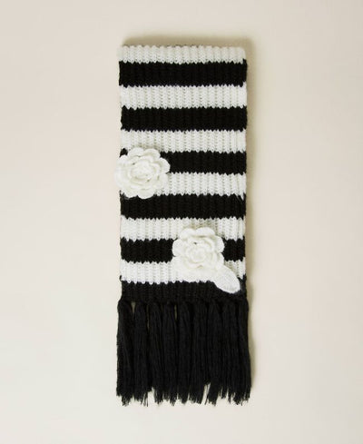 Twinset Milano Sciarpa a righe con spille fiori sciarpe e foulard - Boutique Luisa Trendy